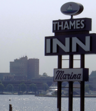 Thames Inn & Marina